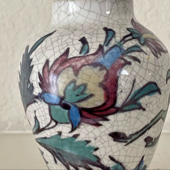 Small pottery barn white vase with flowers and animal - Picture 7 of 10